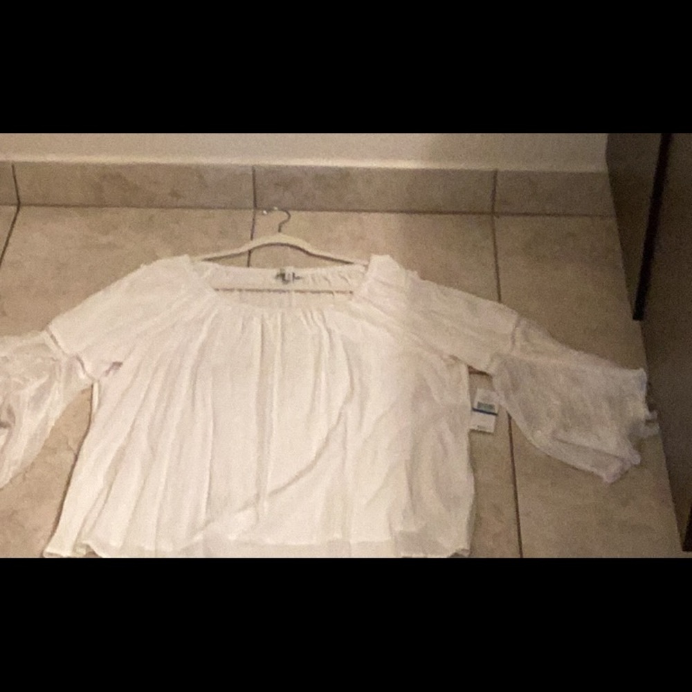 White off shoulder blouse nwt